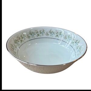 Noritake Savanna 9” Rimmed Soup BowlPlatinum Trim Discontinued Replacement Japan